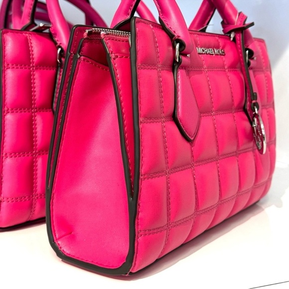 Michael Kors Small Quilted Sheila CZ Satchel Bag Vegan Material Dragonfruit Pink - Picture 3 of 6